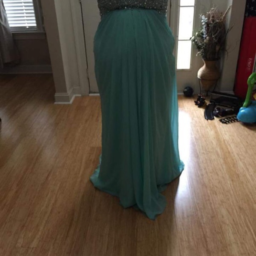 Green speghetti strap dress